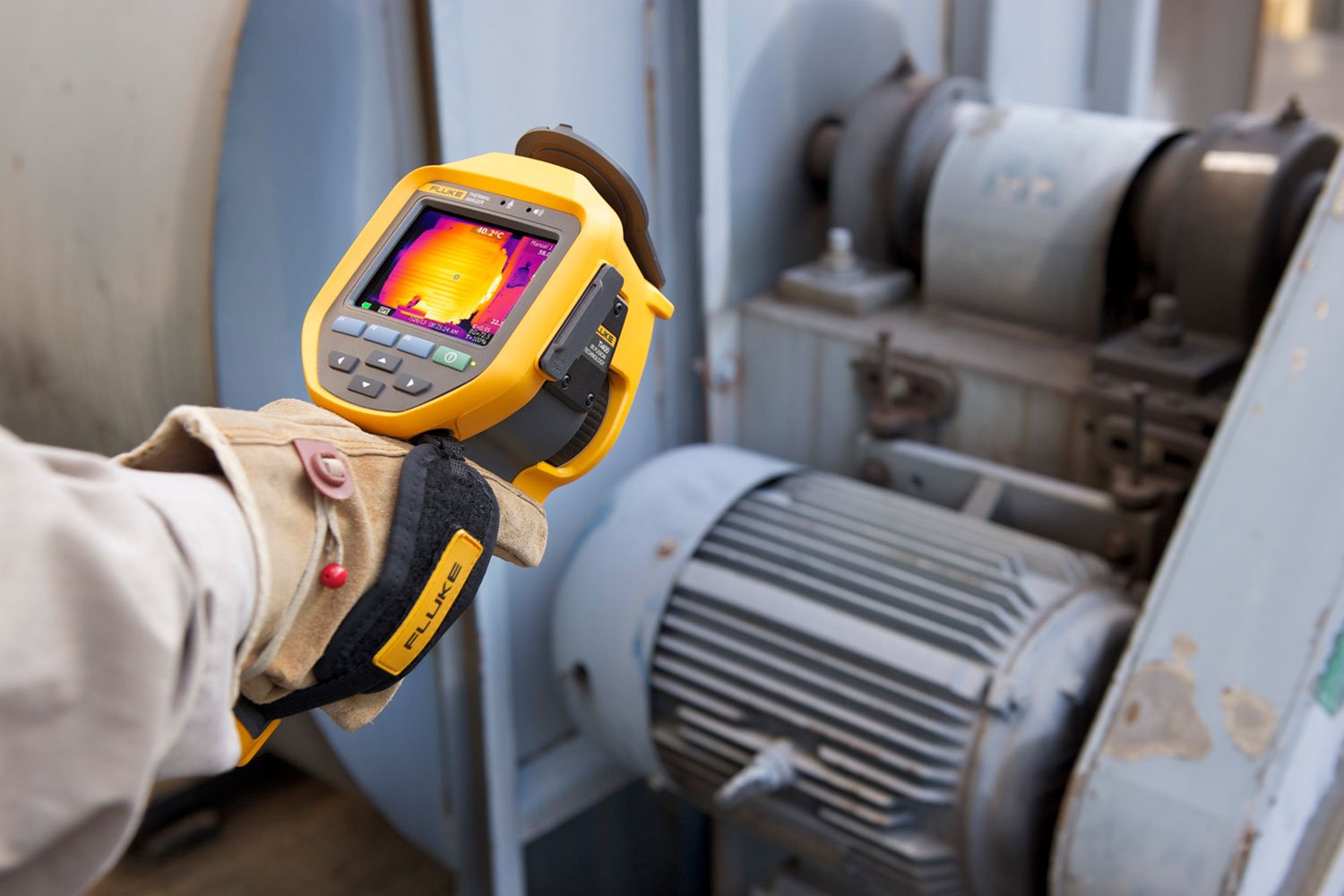 Industrial, electrical, power, energy and environmental inspections with a thermal camera
