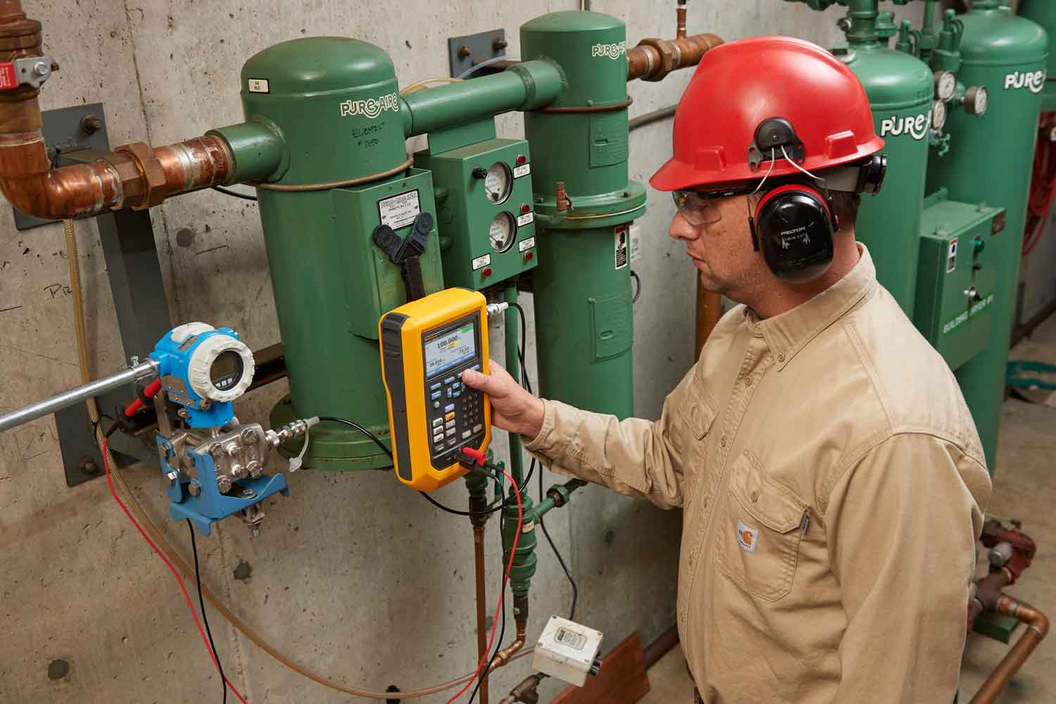 How the Fluke 729 regulates pressure