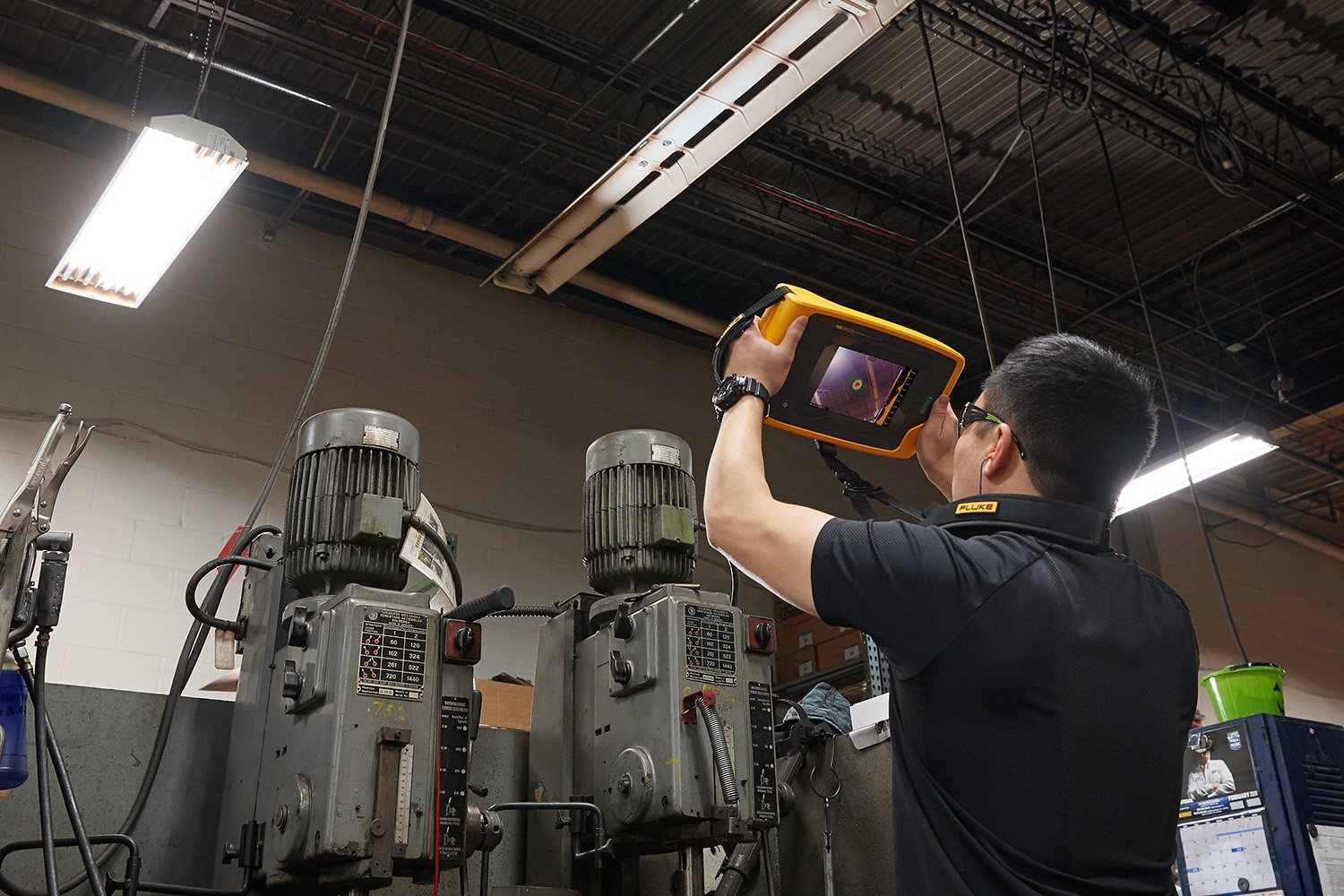 Inspecting compressed air lines with the Fluke ii900 Sonic Industrial Imager
