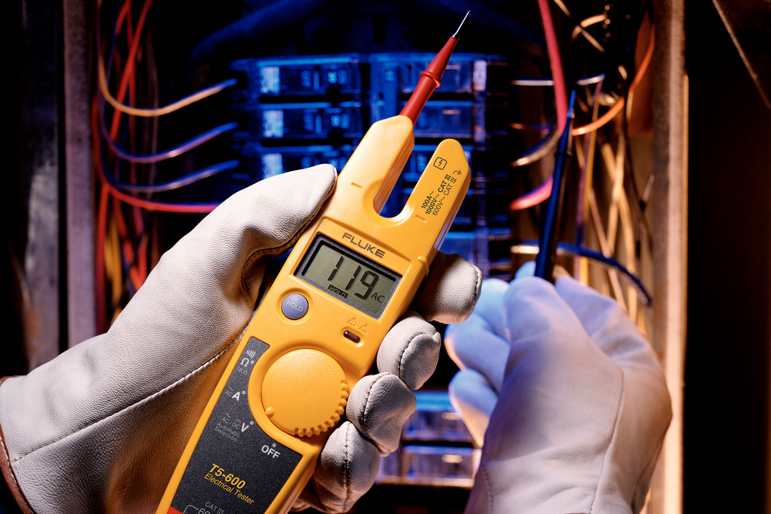 Comprobador de voltaje continuidad y corriente fluke t5-600.