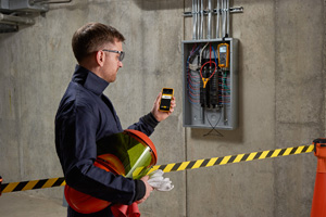 Industry first combines thermal imager with digital multimeter