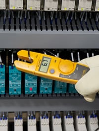 Testing solid relay panel with Fluke T5