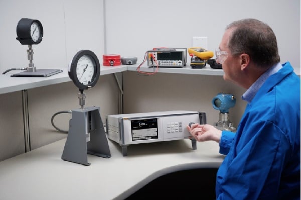 What to look for in a pressure gauge calibration standard? It depends.