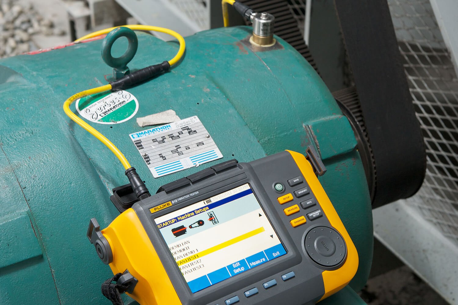 Capturing motor vibration using the Fluke 810 handheld vibration tester