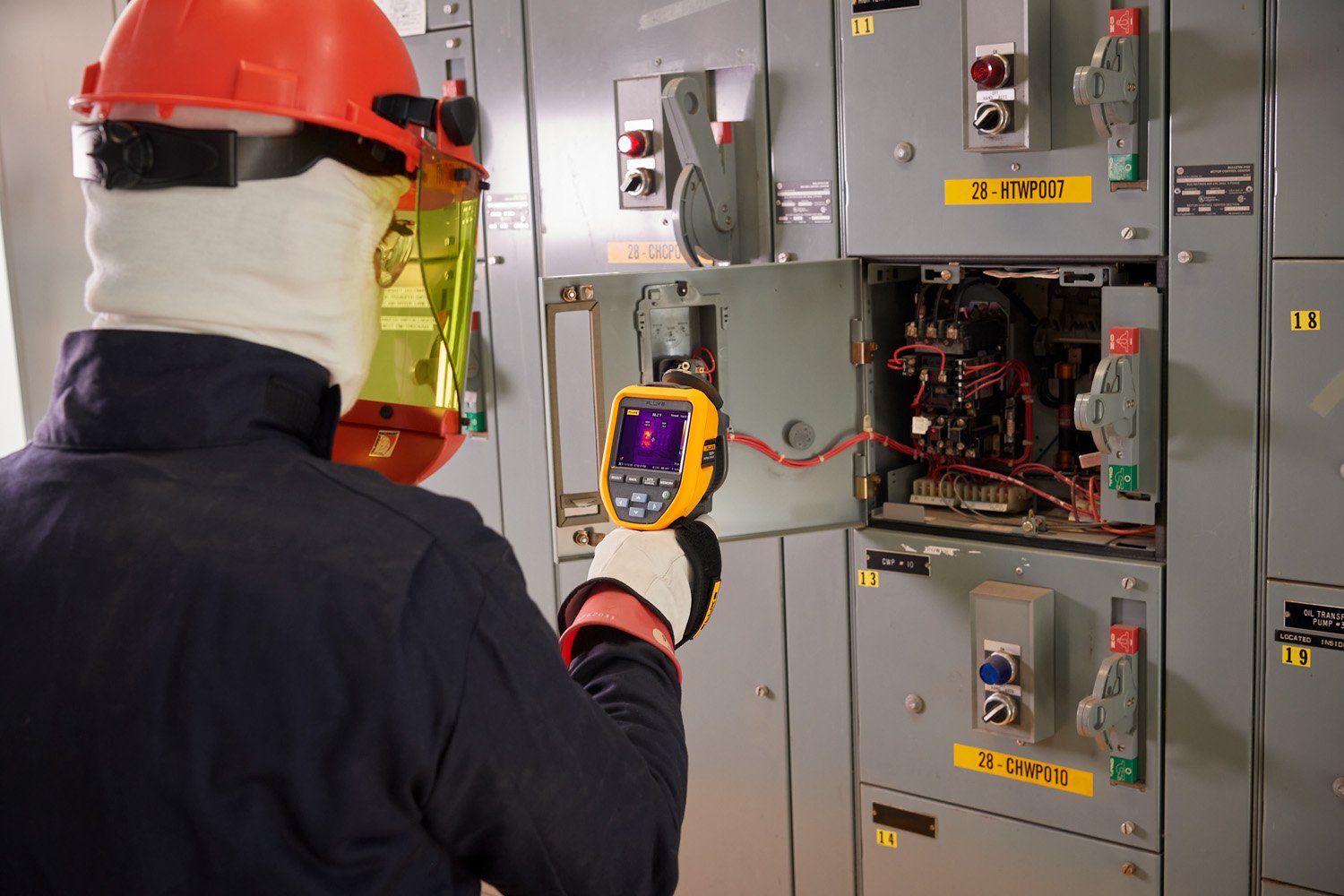 Inspecting a panel with the Fluke Tis75+ Infrared Camera