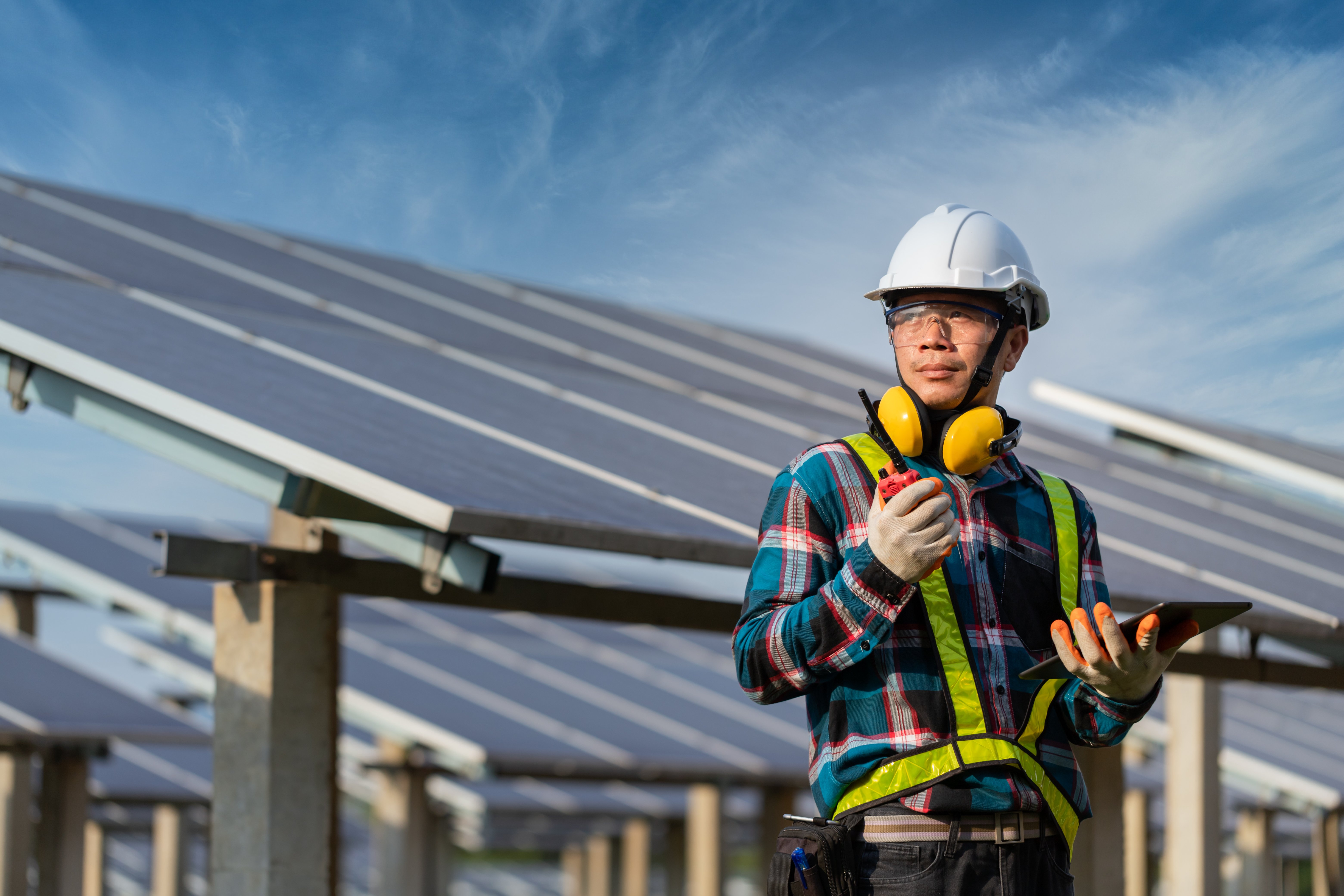 For industrial maintenance technicians, the addition of solar and EVSE can bring with it new responsibilities and a lot of questions.