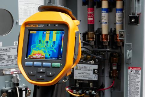 The Fluke Ti480 PRO inspecting an electric panel