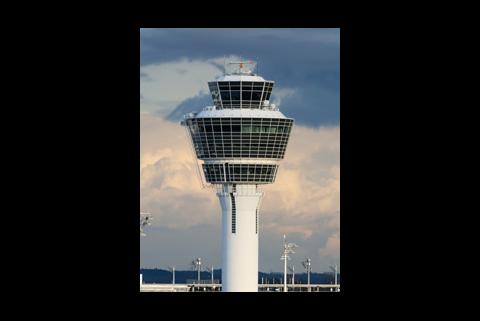 Sistemas de protección contra rayos para torres de control en aeropuertos | Fluke