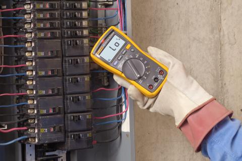 Multimetro digitale per elettricisti Fluke 117 con rivelatore di tensione senza contatto