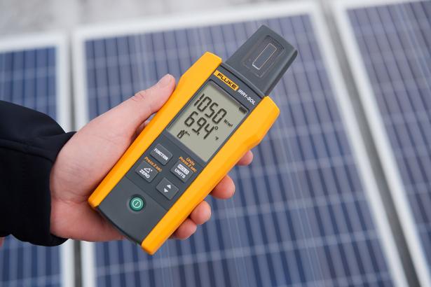 Pinzas amperimétricas para instalaciones de energía solar con