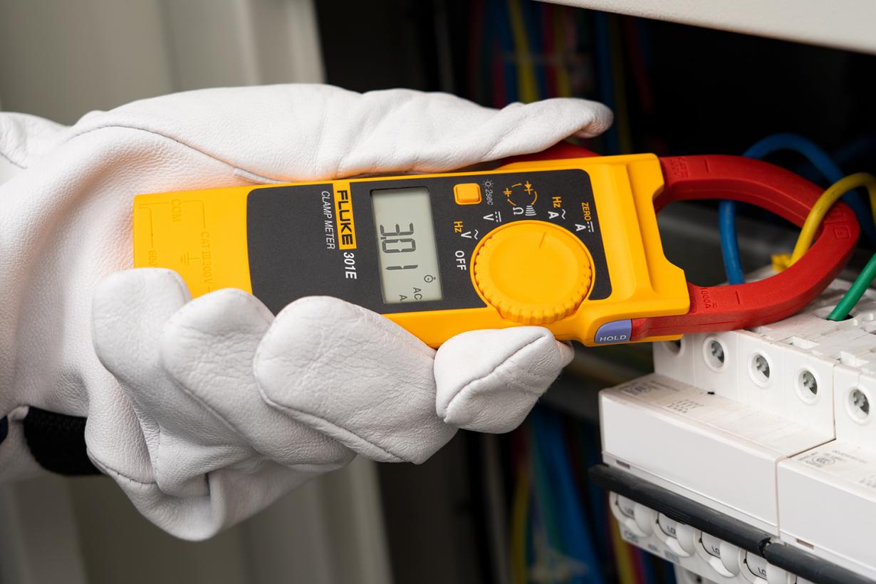 Fluke 301E Series AC/DC Clamp Meter | Fluke