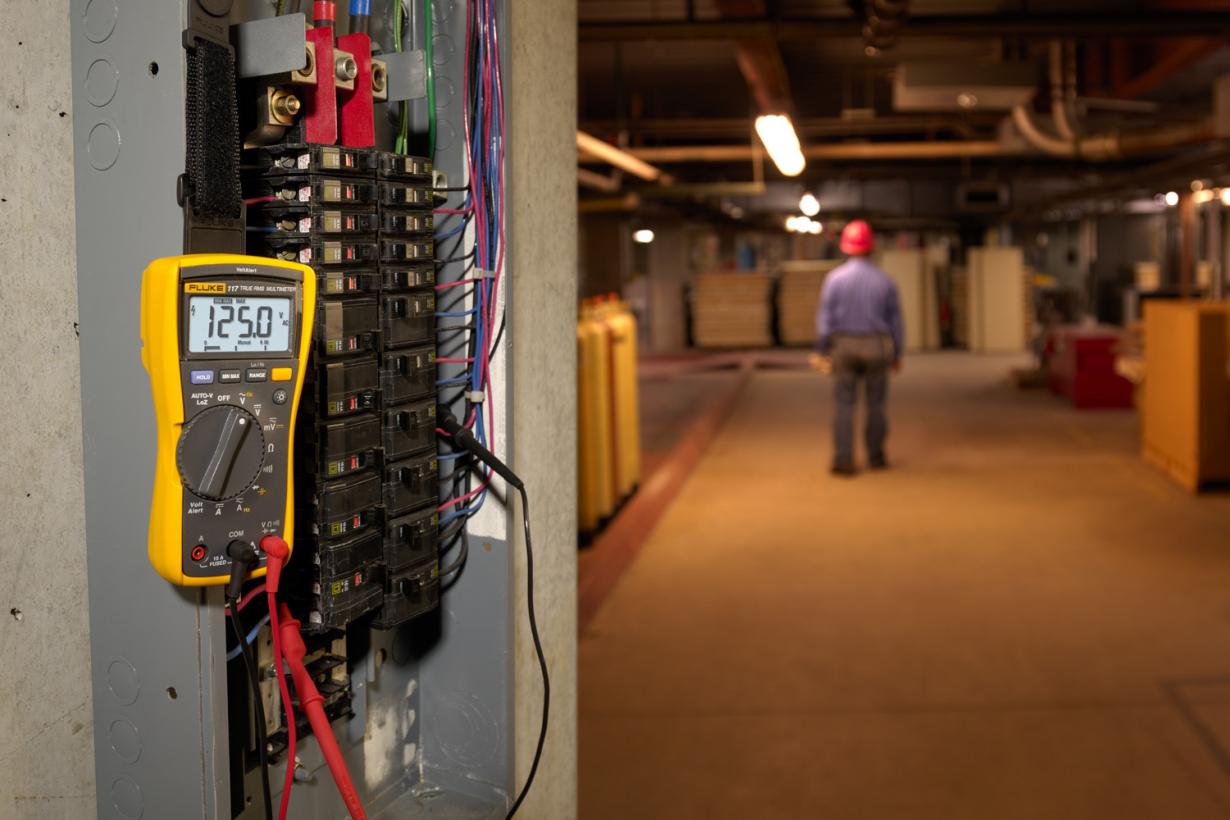 Fluke 117 Multimeter For Electricians Fluke