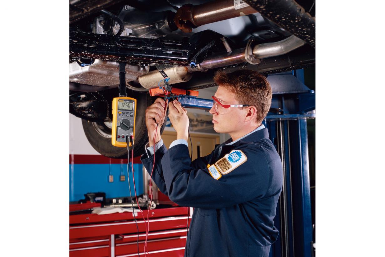 Fluke 88V Deluxe Automotive Multimeter Fluke