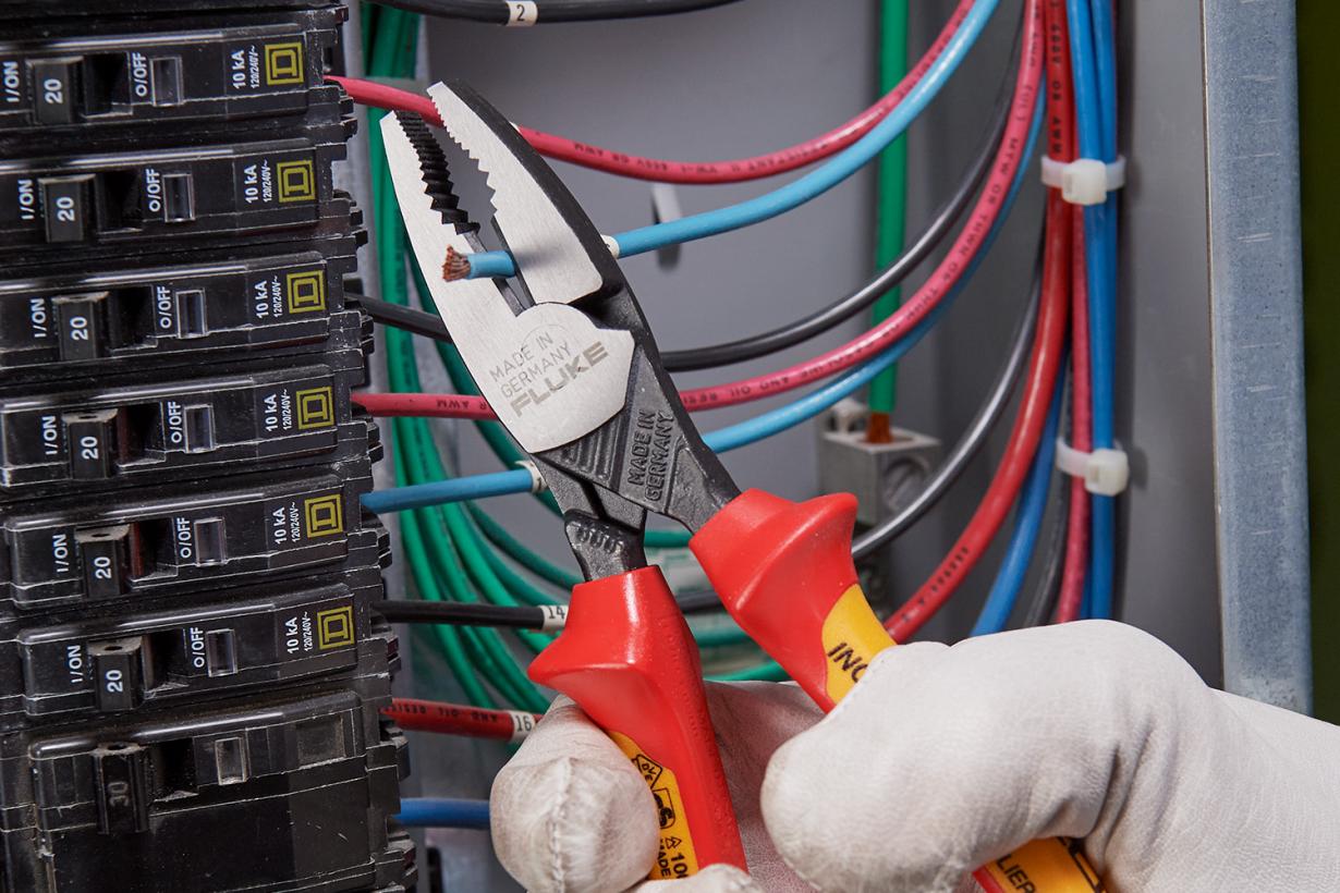 Insulated Tools Starter Kit Fluke 376 FC TrueRMS Clamp Meter Fluke